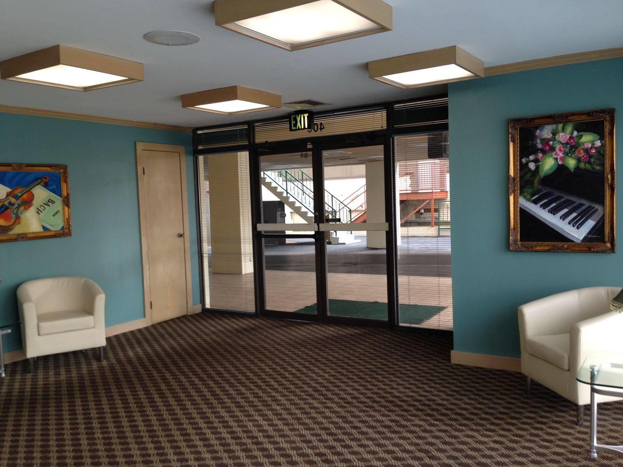Days Inn By Wyndham Florence Downtown Dış mekan fotoğraf