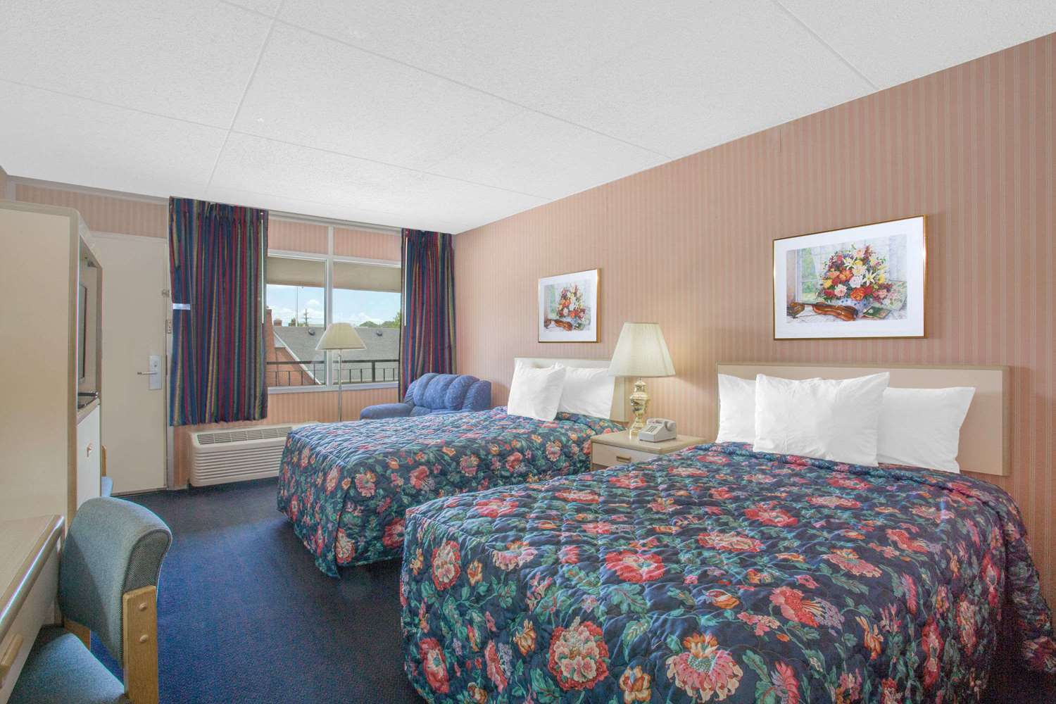 Days Inn By Wyndham Florence Downtown Dış mekan fotoğraf
