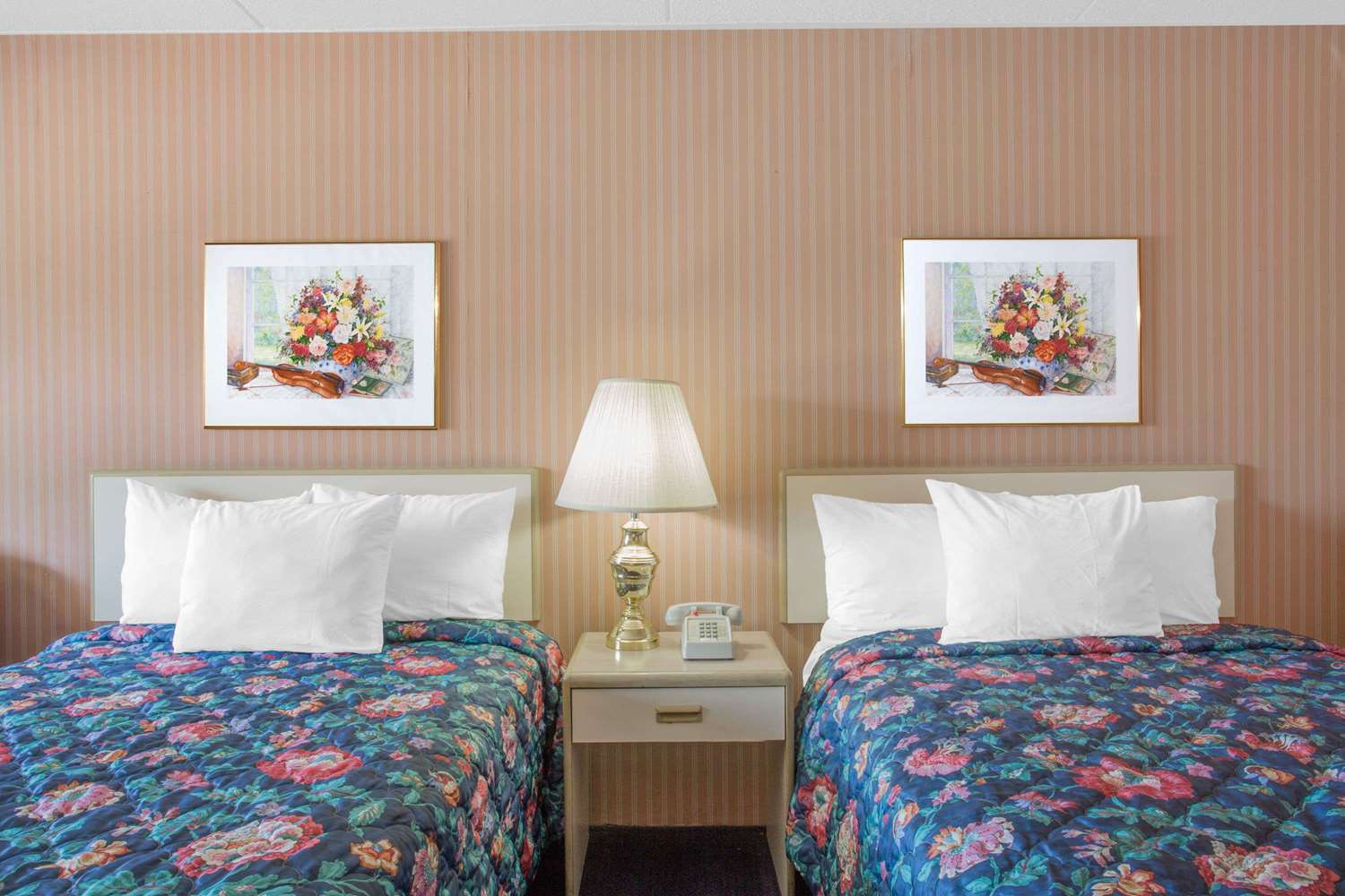 Days Inn By Wyndham Florence Downtown Dış mekan fotoğraf